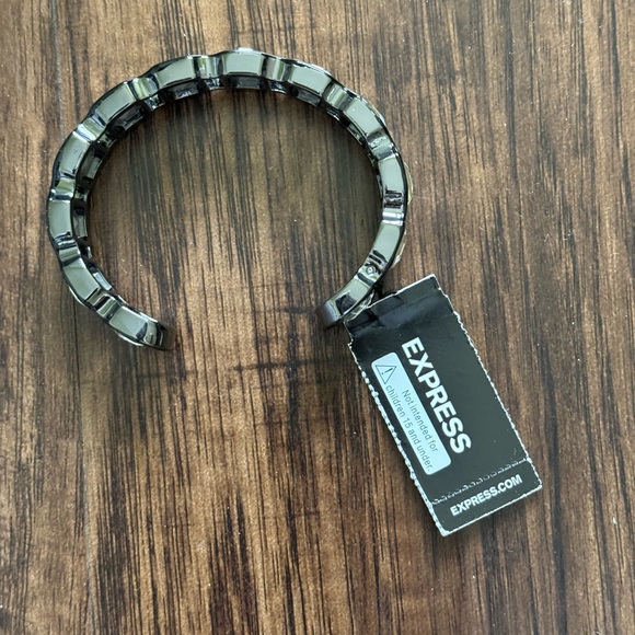 Express lined Rhinestone cuff bracelet - Picture 7 of 14